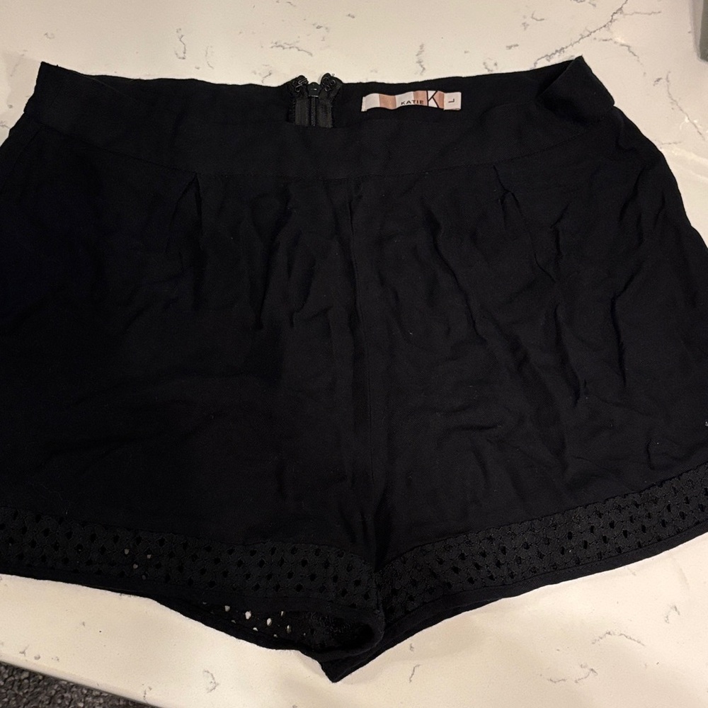 Skatie Black Women's High Waist Shorts
